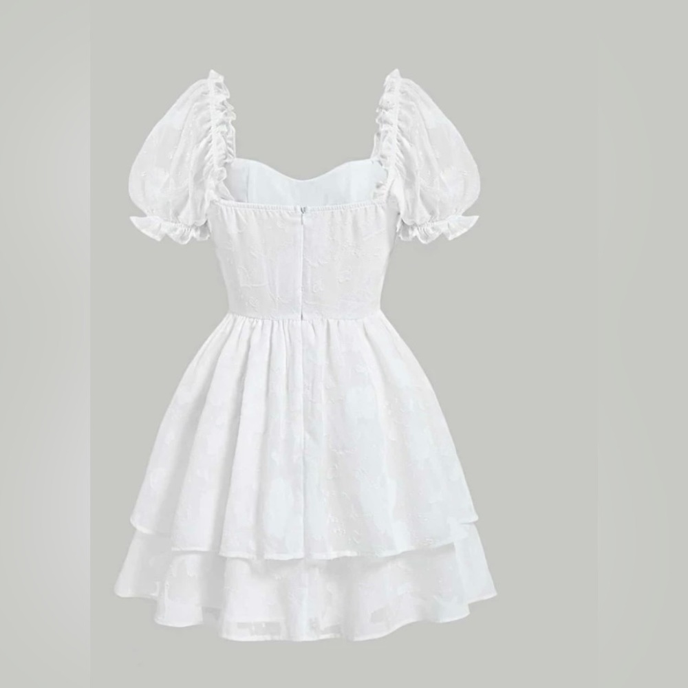 Cute floral white dress with puff sleeves